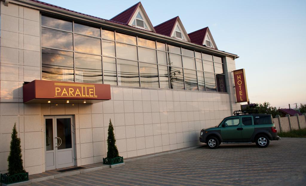 Parallel Hotel