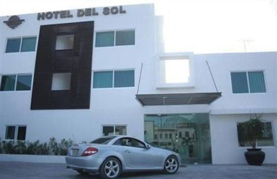 Villa del Sol Hotel & Suites